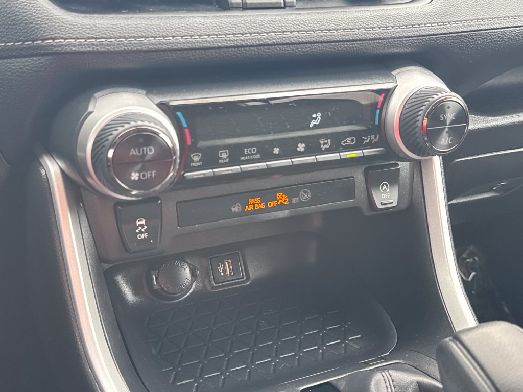 Used 2024 Toyota RAV4 XLE AWD/4WD image 25