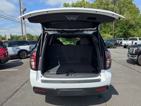 Used 2021 Chevrolet Tahoe Z71 w/ Luxury Package AWD/4WD image 8