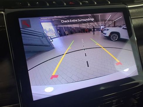 Used 2021 Jeep Grand Cherokee L Limited image 28