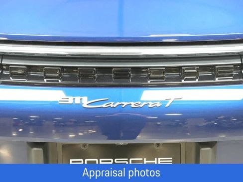 Certified 2025 Porsche 911 Carrera T RWD image 40