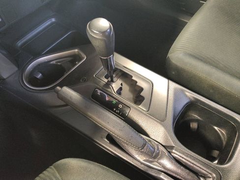 Used 2018 Toyota RAV4 LE image 26