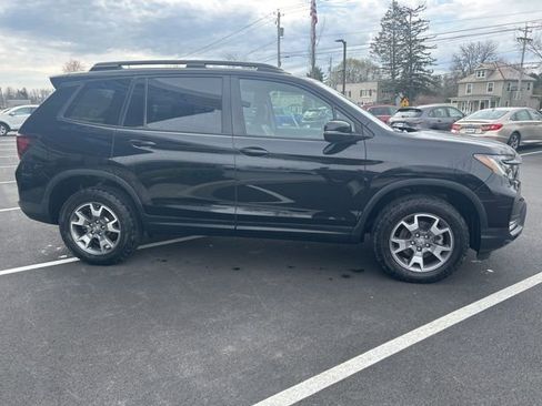 Used 2023 Honda Passport TrailSport image 4