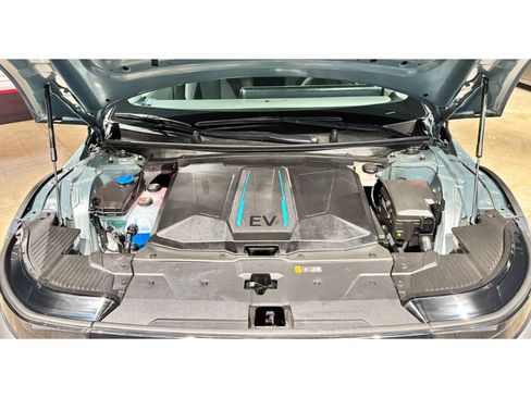 Used 2024 Hyundai Ioniq 5 SE image 4