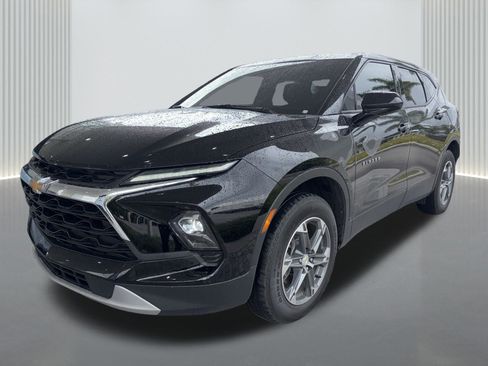 Used 2024 Chevrolet Blazer LT FWD image 9