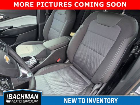 Used 2025 Chevrolet Trax LT w/ Driver Confidence Package FWD image 8