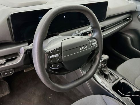 Used 2025 Kia K4 LXS image 18