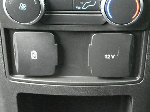 Used 2021 Ford Explorer XLT w/ Equipment Group 202A AWD/4WD image 17