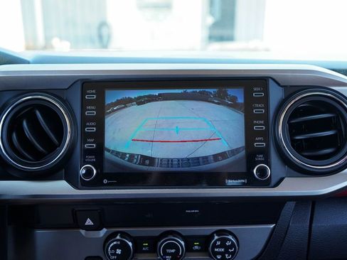 Used 2022 Toyota Tacoma SR5 RWD image 13
