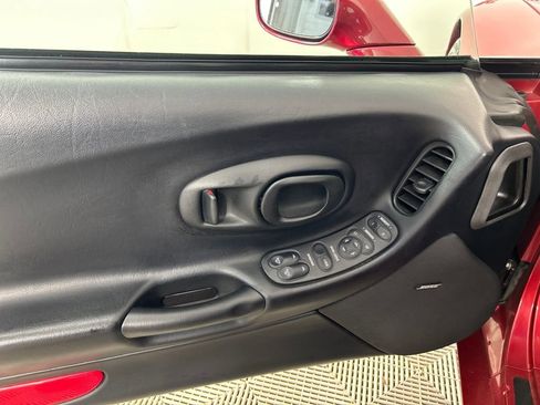 Used 2000 Chevrolet Corvette Base w/ Memory Pkg image 18