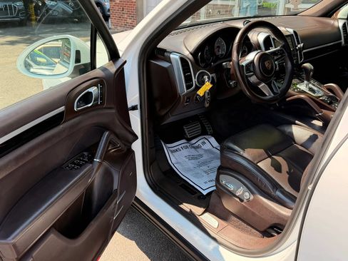 Used 2016 Porsche Cayenne S w/ Premium Package AWD/4WD image 7