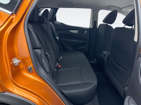 Used 2022 Nissan Rogue Sport S image 17