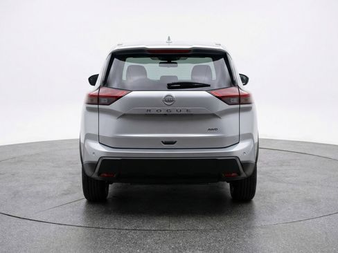Used 2025 Nissan Rogue SV FWD image 7
