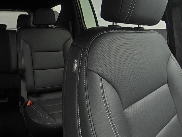 Used 2025 Chevrolet Traverse LT AWD/4WD image 36
