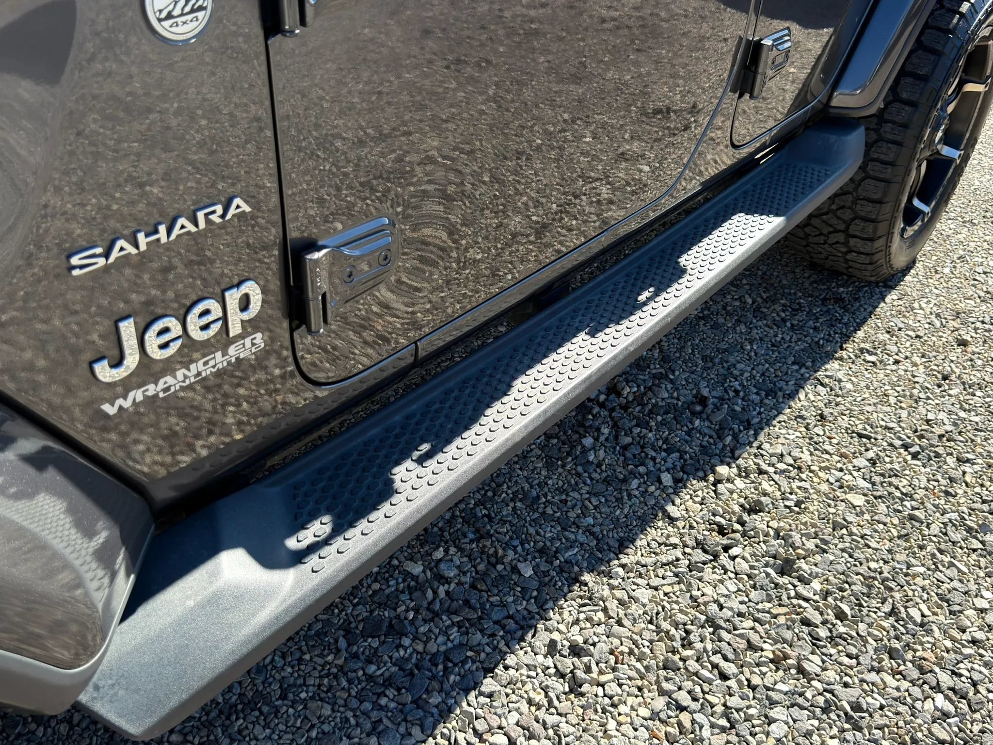 Used 2019 Jeep Wrangler Unlimited Sahara w/ Safety Group AWD/4WD image 8