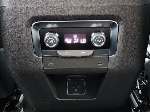 Used 2025 Chevrolet Tahoe LS AWD/4WD image 18