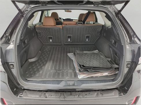 Used 2021 Subaru Outback Touring w/ Popular Package #2 image 14