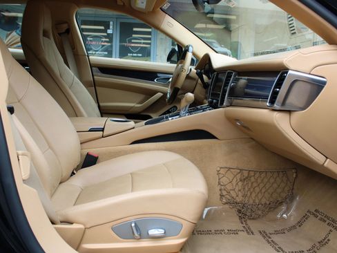 Used 2012 Porsche Panamera 4 image 7