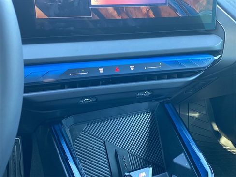 Used 2025 BMW X3 xDrive30i w/ Premium Package image 27