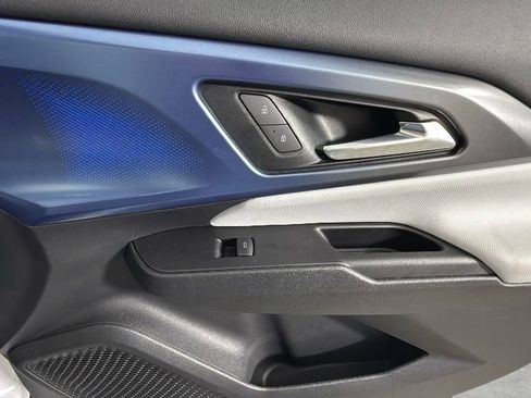 Used 2025 Chevrolet Equinox EV LT image 34