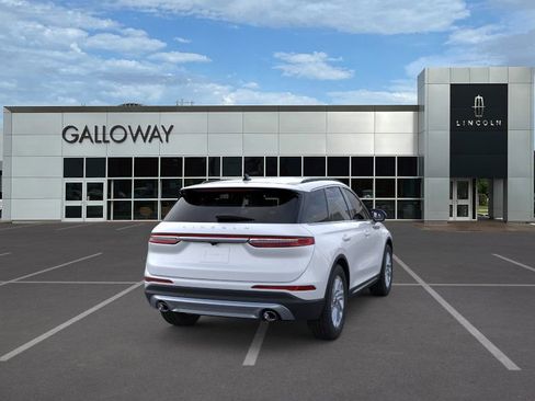 New 2026 Lincoln Corsair Premiere image 8