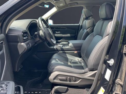 Certified 2023 Honda Pilot Touring image 9