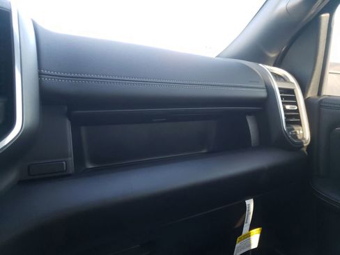 New 2025 RAM 2500 Laramie w/ Night Edition AWD/4WD image 33
