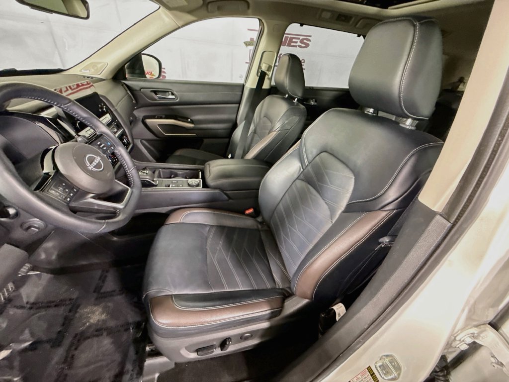 Certified 2024 Nissan Pathfinder Platinum AWD/4WD image 28