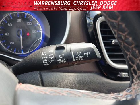 Used 2018 Chrysler Pacifica Touring-L w/ Advanced Safetytec Group FWD image 18
