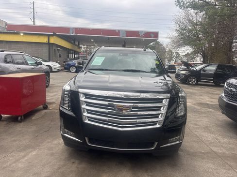 Used 2020 Cadillac Escalade ESV Platinum image 4