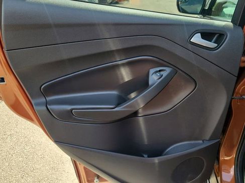 Used 2017 Ford Escape SE FWD image 14
