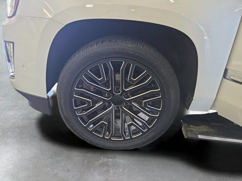 Used 2020 Cadillac Escalade Platinum AWD/4WD image 52