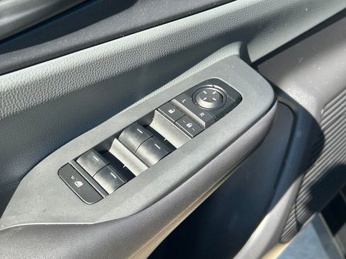 Used 2025 Toyota Prius LE image 21