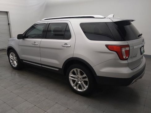 Used 2017 Ford Explorer Limited w/ Equipment Group 301A FWD image 3