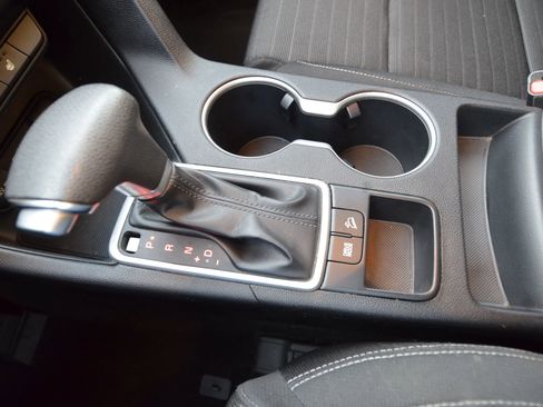 Used 2018 Kia Sportage LX w/ LX Technology Package image 30