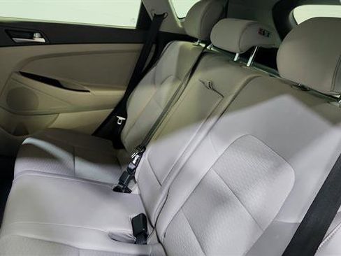 Used 2019 Hyundai Tucson SE image 19