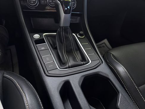 Used 2024 Volkswagen Jetta SE FWD image 21