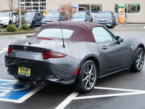 Used 2018 MAZDA MX-5 Miata Grand Touring image 3