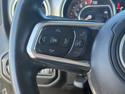 Used 2019 Jeep Wrangler Unlimited Sahara AWD/4WD image 12
