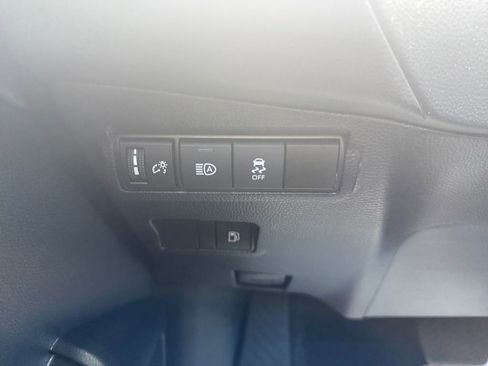 Used 2025 Toyota Corolla Cross AWD Hybrid image 25
