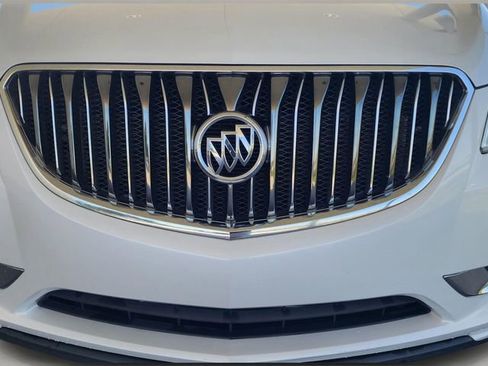 Used 2016 Buick Enclave Premium w/ Experience Buick Package FWD image 3