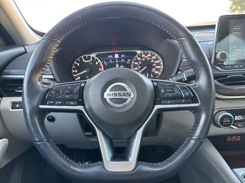 Certified 2020 Nissan Altima 2.0 Platinum image 15