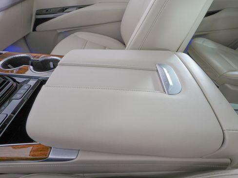 Used 2026 Cadillac Escalade Platinum Sport w/ LPO, Floor Liner Package AWD/4WD image 32