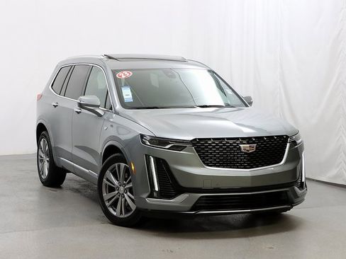 Used 2023 Cadillac XT6 Premium Luxury image 1