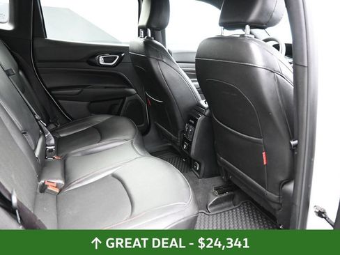Used 2025 Jeep Compass Trailhawk AWD/4WD image 25