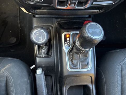 Used 2023 Jeep Wrangler Sahara image 37