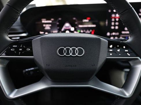 Certified 2025 Audi Q5 Premium image 32