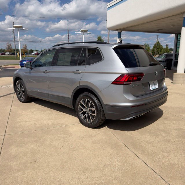 Used 2019 Volkswagen Tiguan SE w/ Panoramic Sunroof Package AWD/4WD image 3