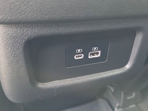 Used 2025 Nissan Pathfinder SV FWD image 20