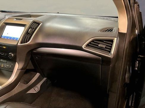 Used 2020 Ford Edge SEL image 26