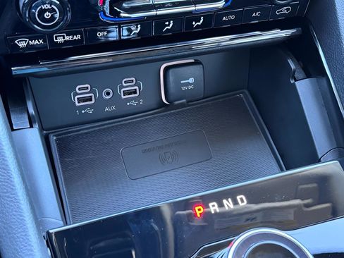 Used 2023 Jeep Grand Cherokee L Limited w/ Luxury Tech Group II image 32